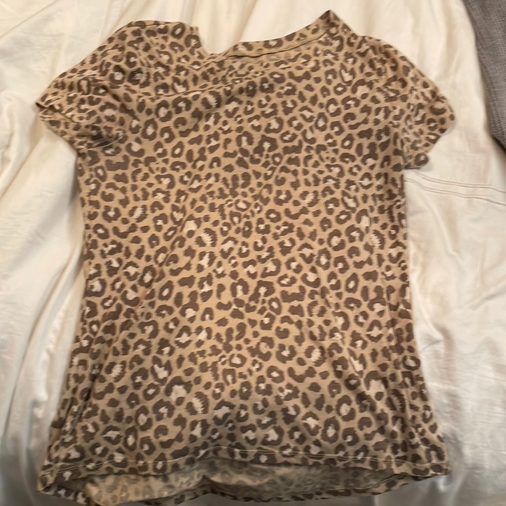 Zoe and liv t shirt